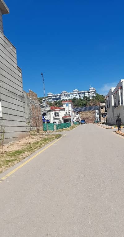 10 Marla Plot For Sale