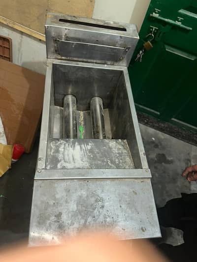 1 auto frier 24 liter dubbel rod 1 manual frier 8liter