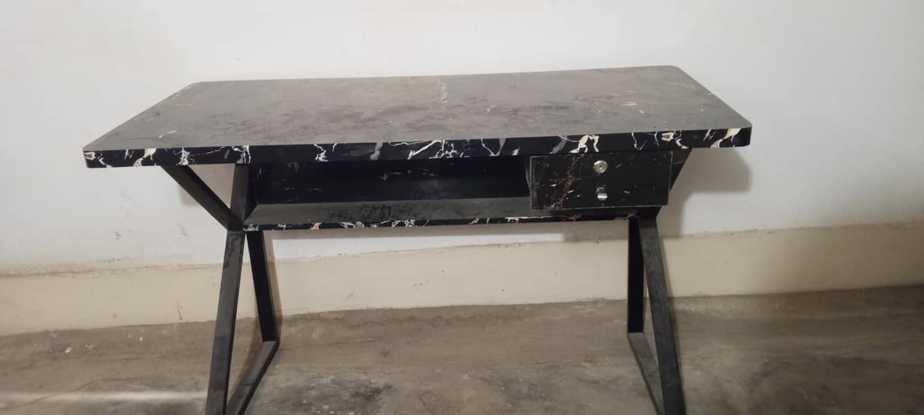 table good condition 0