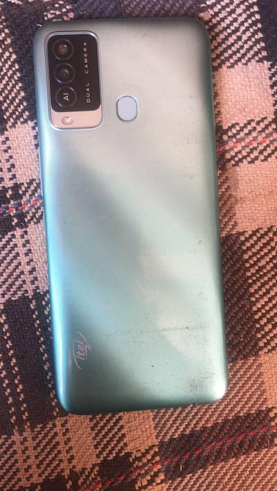 phone to sahi ha bas Halka sa tech tota ha hang beh nahi hota ha