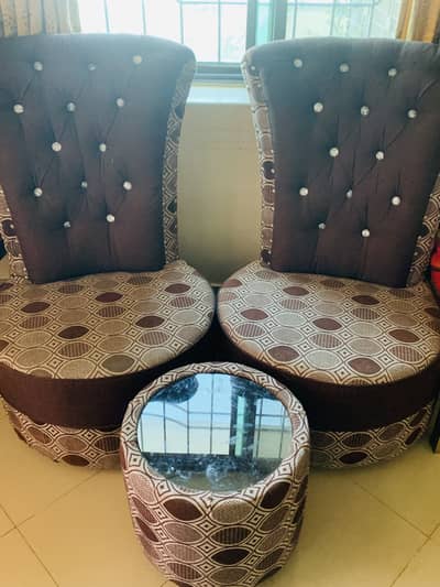 Bedroom set 2 chairs one table