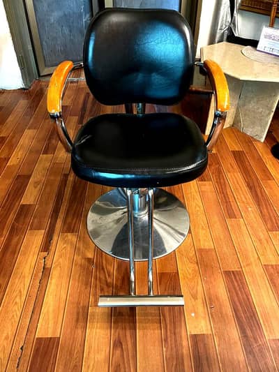 Pre loved salon chair