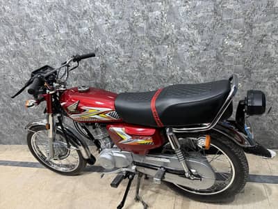 Honda 125 for sale 25 model double saman k sath total genuine ha