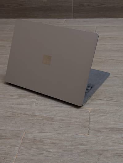 Surface Laptop 3 Core i7 10th gen 16gb Lpddr4x ram Touch Screen Laptop