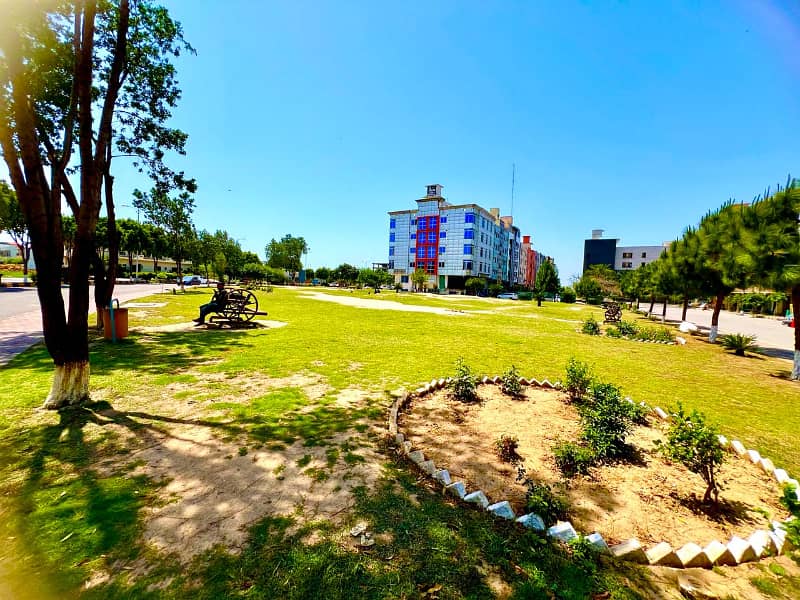 T&T ECHS SIZE 30X60 PLOT 11