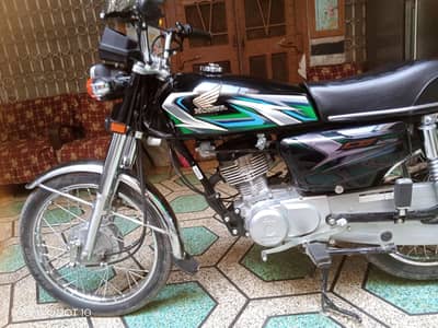 Honda 125 black colur
