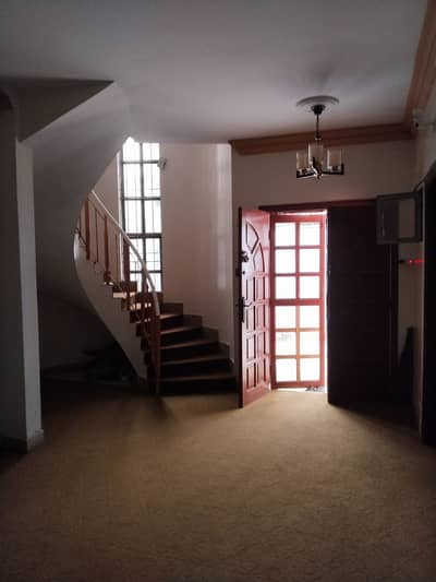 250 Yards Rear Town House Block 2 Clifton Karachi.