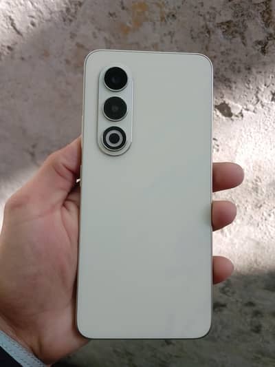 itel s25 6gb 128gb.  11 month warranty