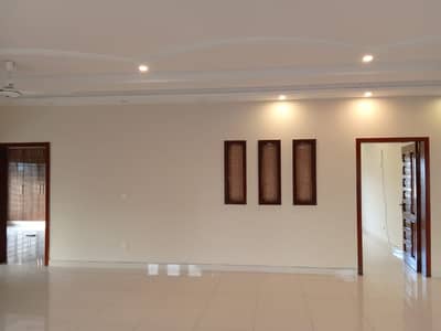 BEAUTIFUL UPPER PORTION FOR RENT