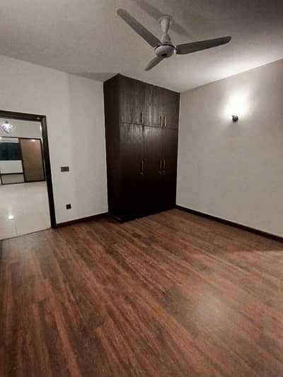 OUTCLASS LUXURY 3 BEDROOMS Like Brand New Apartment for Sale Sehar Commercial With Lift