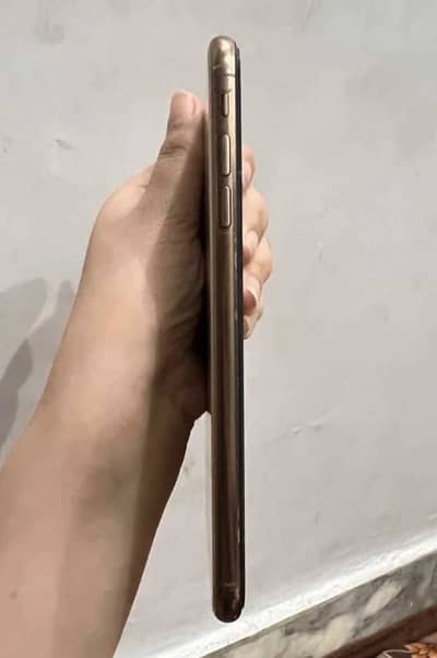 I phone xs max 64 gb pta Approved