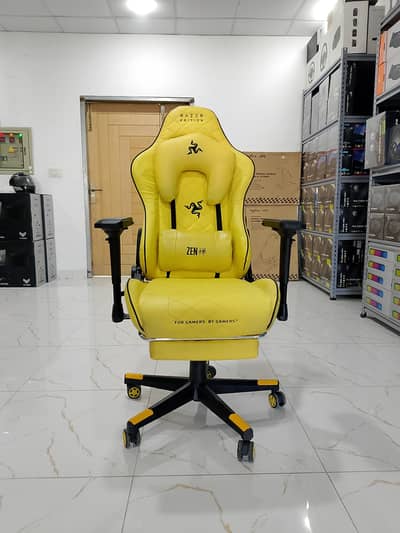 Gaming chair with footrest 180 degree