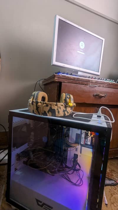 gaming Pc. . . . . . full set up including pc'monitor kew board mouse