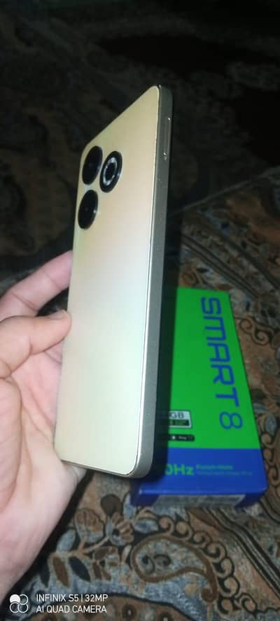 Infinix smart 8. .  4+4 64