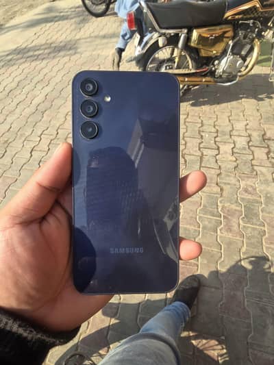 samsung a15  8/256 in warranty