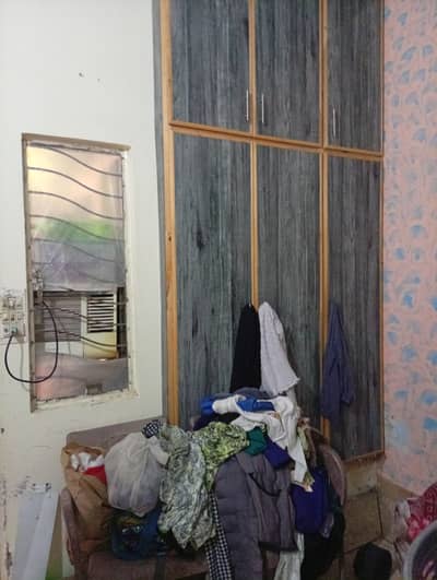 Lower portion for rent 2bad bathroom kitchen chips flooring wood wark