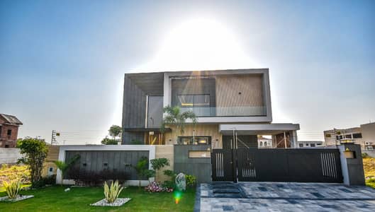 TASK EST OFFER : 10 Marla Modern Design Banglow Good Location Reasonable Price in Phase 6 D HA