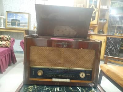 antique radio