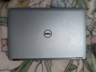dell laptop core i5 8/512,,,exchange possible on mobile phone