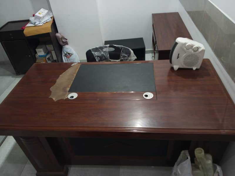 Executive Office Table 1