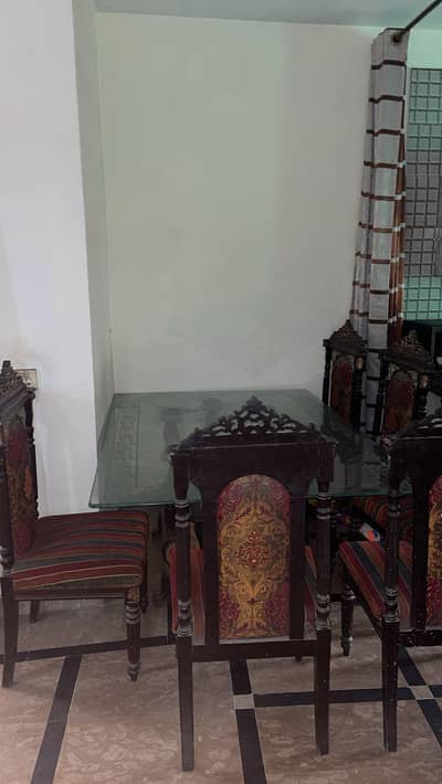 dinning table set with chairs