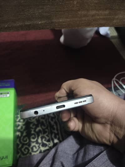 infinix hot 30 play 4/64 with box only