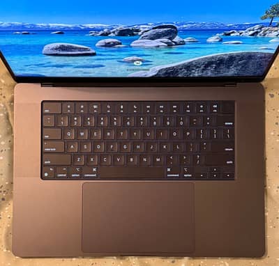 MacBook m4 max 14”36/1tb 100% health