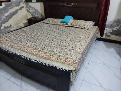Double Bed with 1 side table
