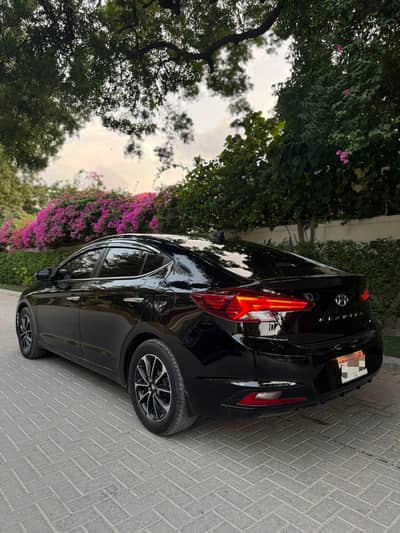 Elentra GLS 2.0 2022 SUNROOF