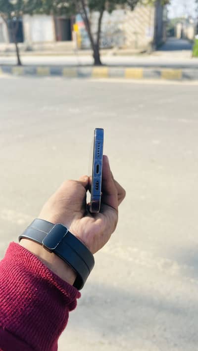 Iphone 14 pro max PTA with box