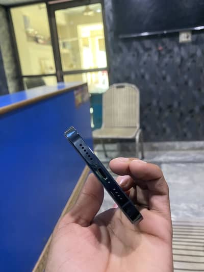 Blue colour 10/10 battery 92 storage 512 gb