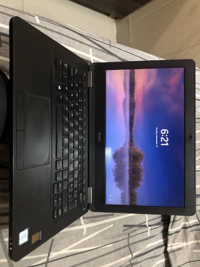 Dell Latitude e5270 core i5 8GB RAM 256GB ssd