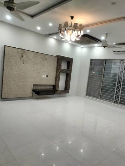 1 Kanal new type Full hous available for rent wapda Town ph1 block E1