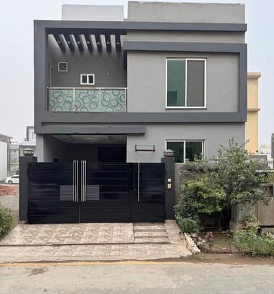 owner Build 5 Marla House For Sale