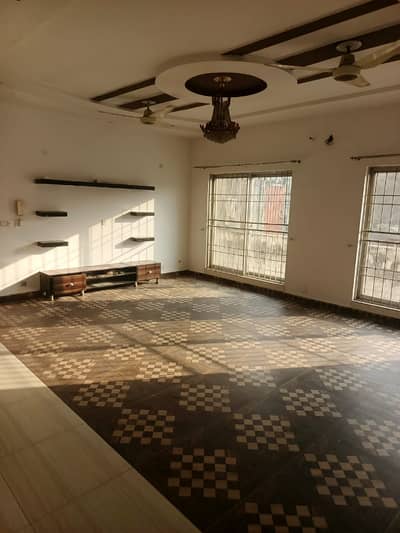 01 KANAL TILE FLOOR UPPER PORTION FOR RENT IN JOHAR TOWN LAHORE