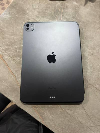 Apple IPad PRO 11" M4 Chip 512 GB - Like New, Warranty Till March 2026