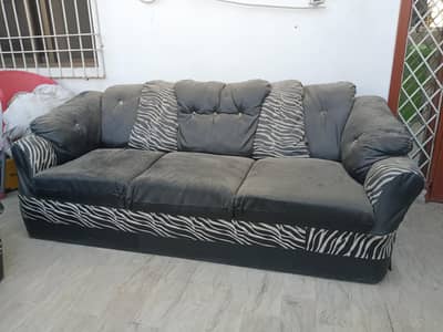7 seater sofa set urgent sale 03192000210