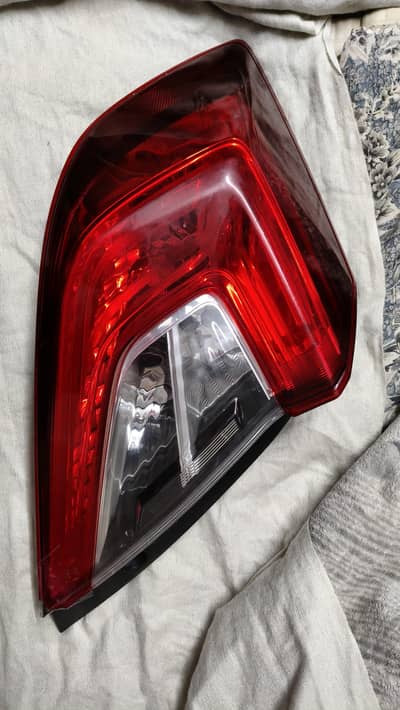 Civic X tail light