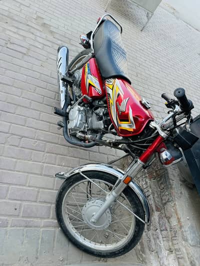 Honda 125 condition thori rough hai but drive like brand new