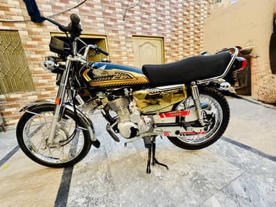Honda 125 Special Gold edition 2025