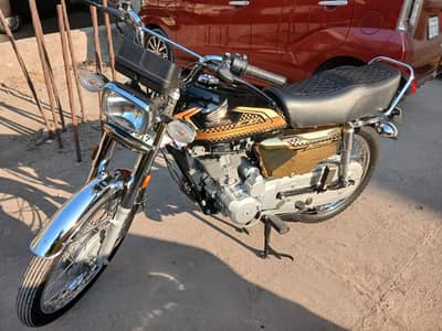 spacial edition 2024/2025 self start 5 gear system just 2590 km drive