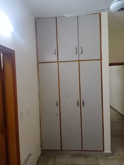 2.5 Marla 2 Story Building Boys Hostel Running Rent 80K Near UMT Block D Johar Town For Sale