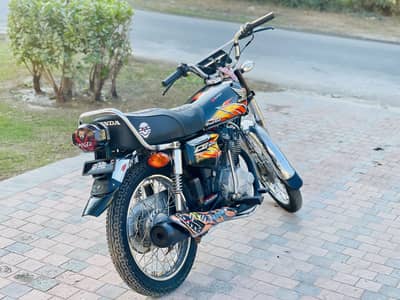 Honda CG 125 (2021) Model Black Edition