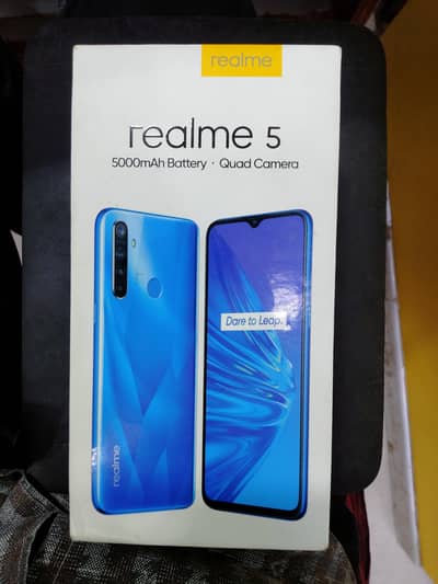 Realme 5 mobile for sale 4+64gb  condition 10/9 complete box