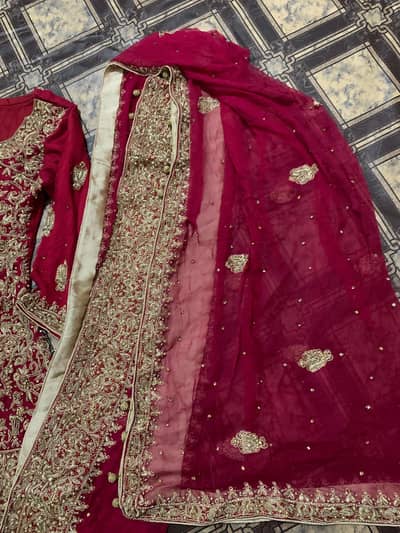 khubsurat designer style bridal lehnga pehn ne meia nihayat haseen