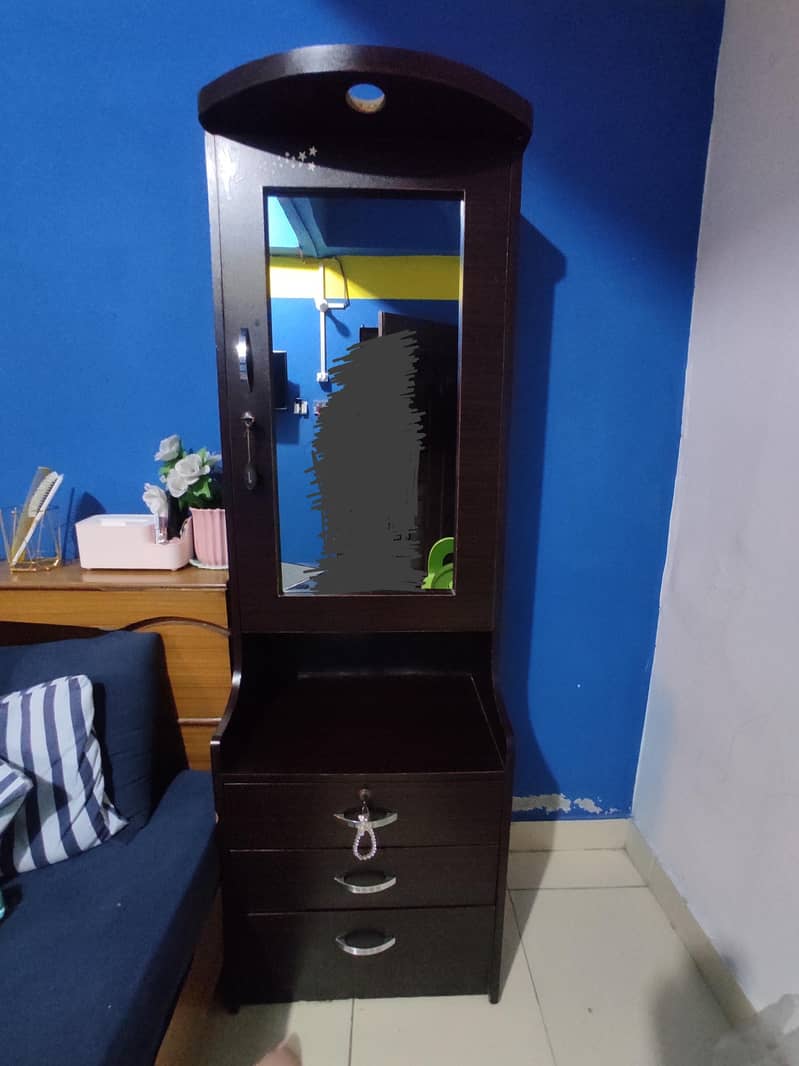 Dressing Table 6