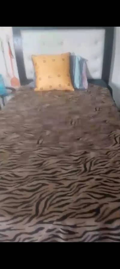 want to sale bed