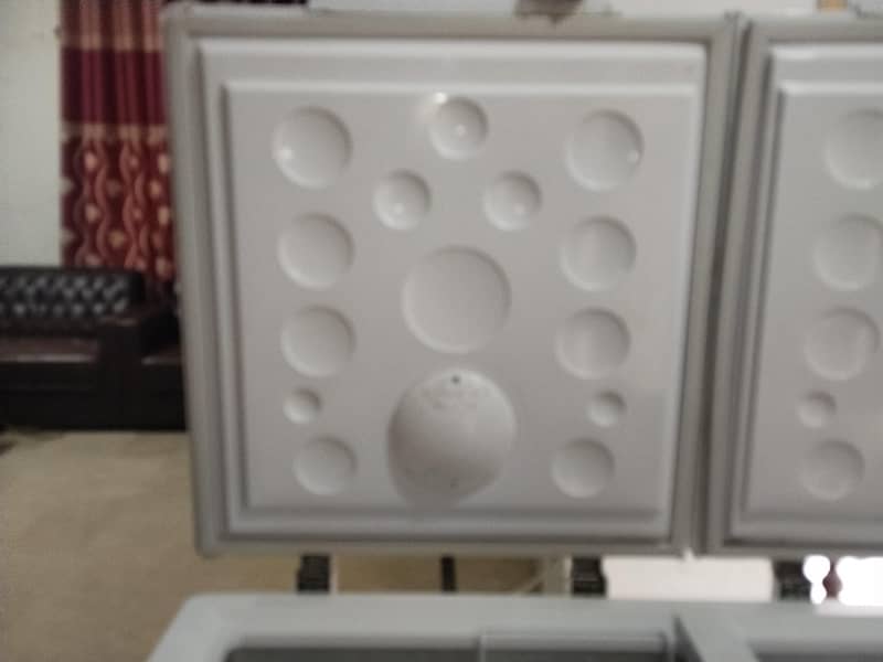 Electronic devices 10