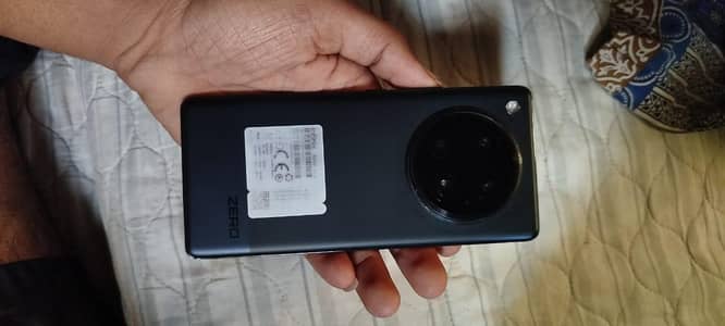 infinix zero 40 pro 10by10 _ 10 monthly warranty