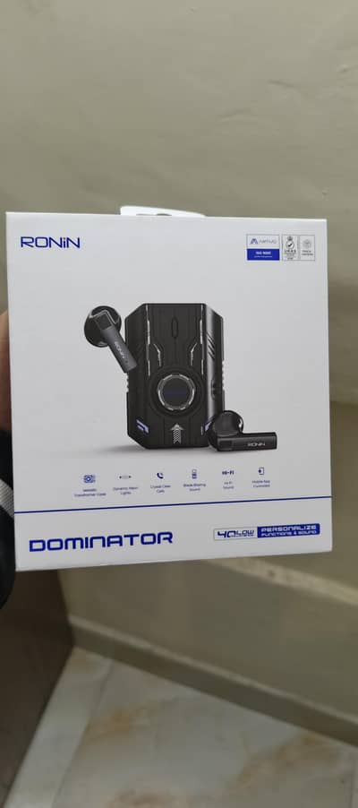 Ronin Dominator earbuds for sall. 03034000299